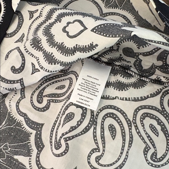 Talbots Black and Cream Pleated Skirt - Picture 5 of 5